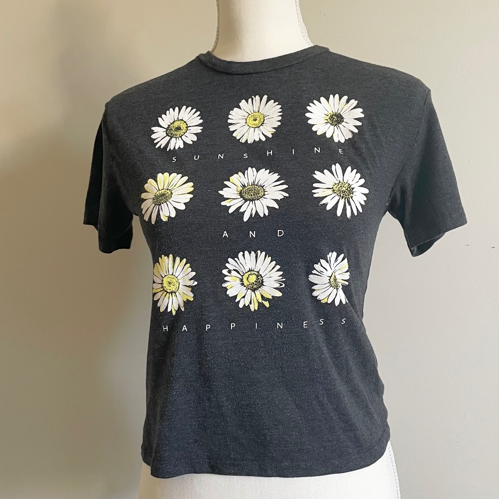 Sunshine and Happiness tee t-shirt Daisy daisies flowers white yellow grey gray